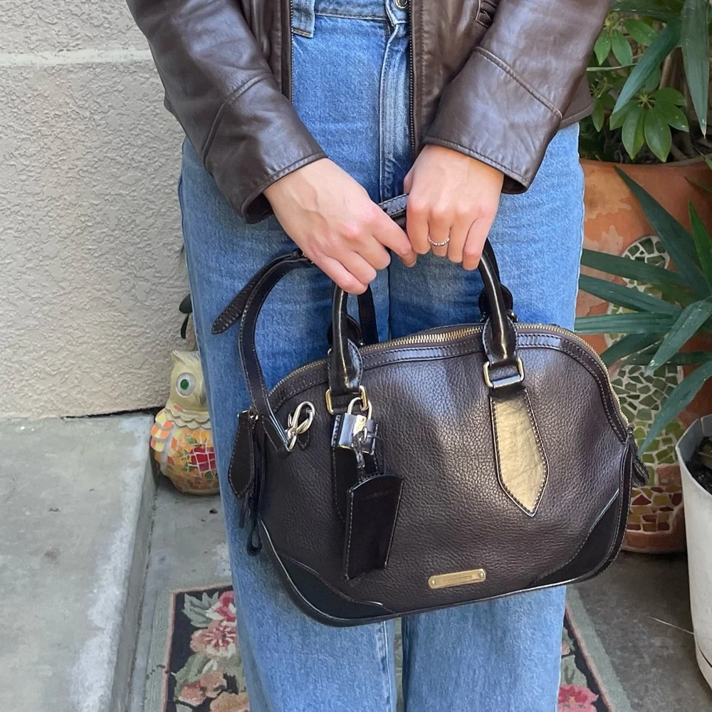 Vintage dark brown/gold Burberry calfskin leather boiling bag with lock and key